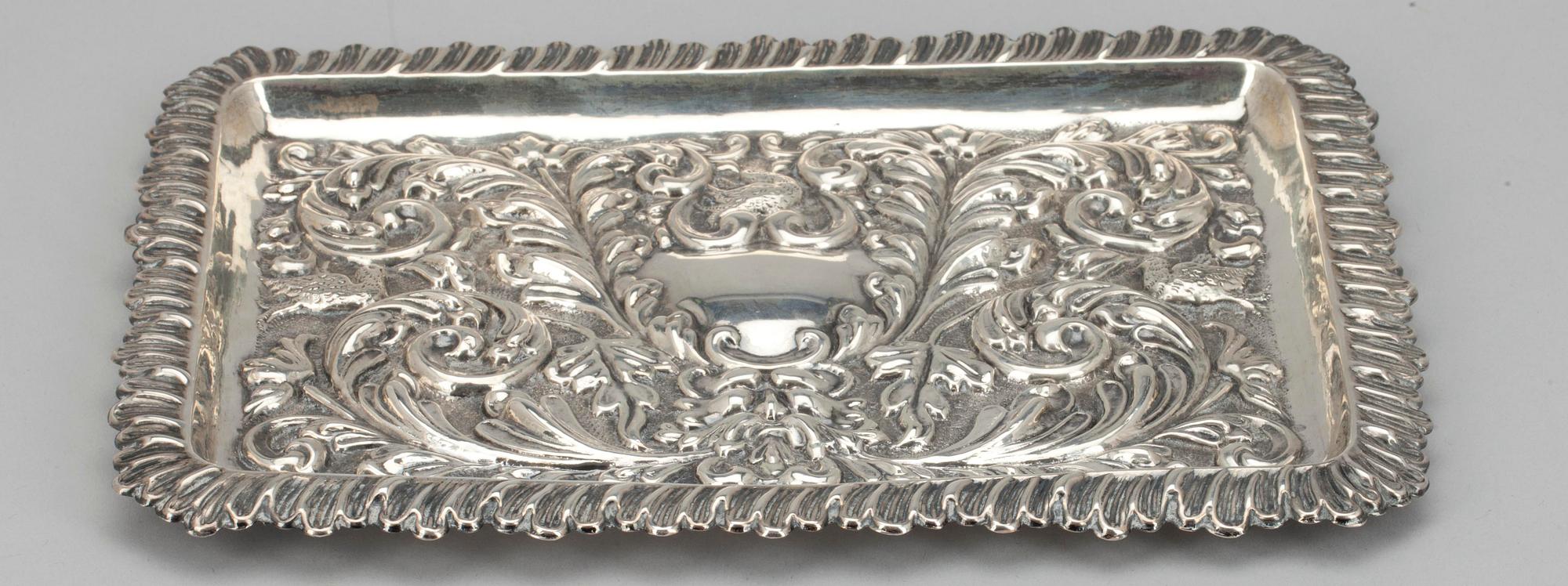 BRICKA, silver, London 1929. Vikt 217 g.