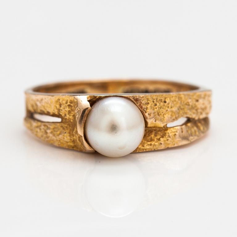 Björn Weckström, Ring "Lapplans vår", 14K guld och odlad pärla. Lapponia.