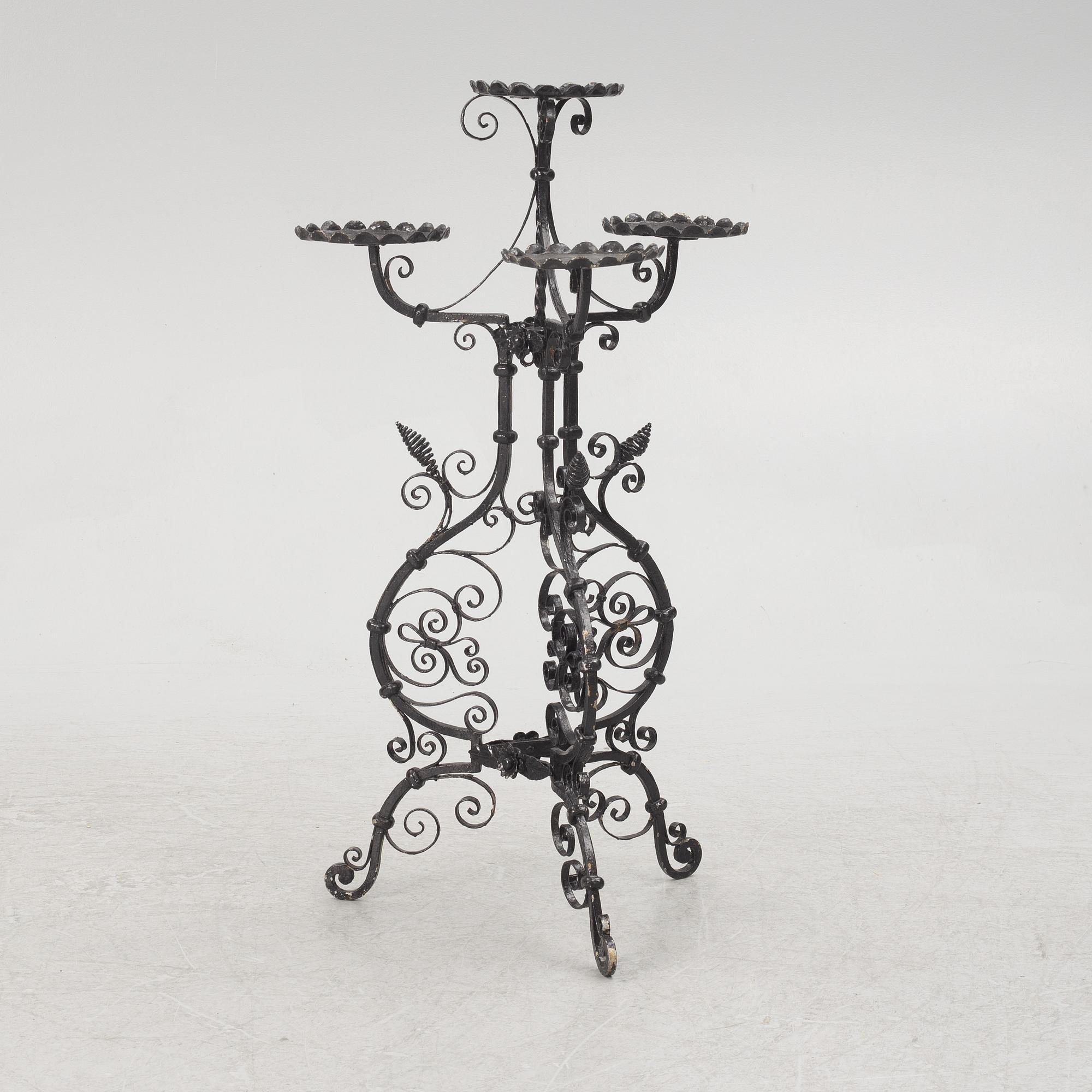 A garden pedestal, early 20th Century.