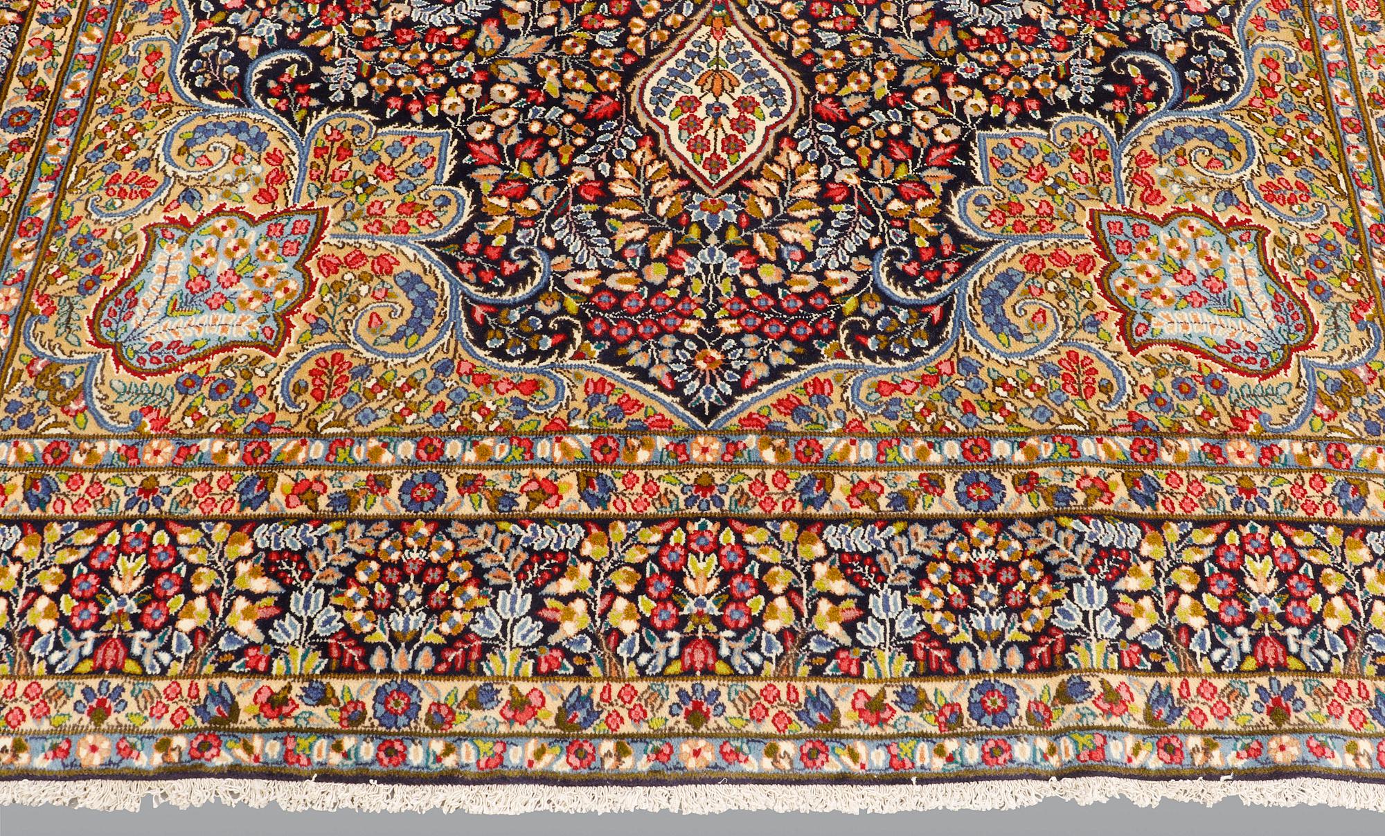 Matto, Kerman Lavar, ca 348 x 243 cm.
