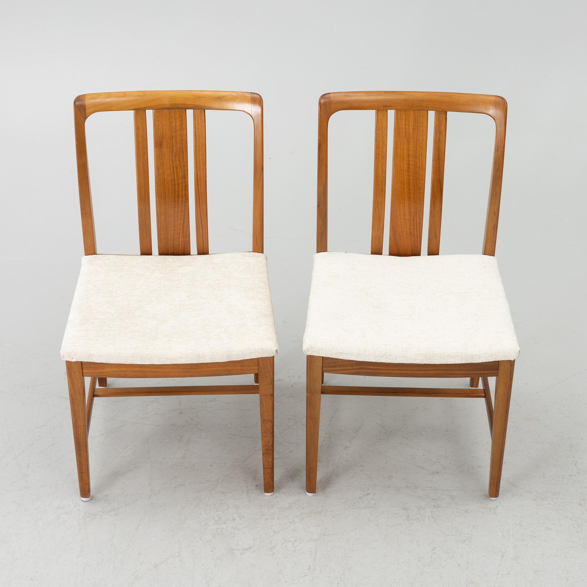 Linde Nilsson, dining table with eight chairs, Lammhult, second half of the 20th century.