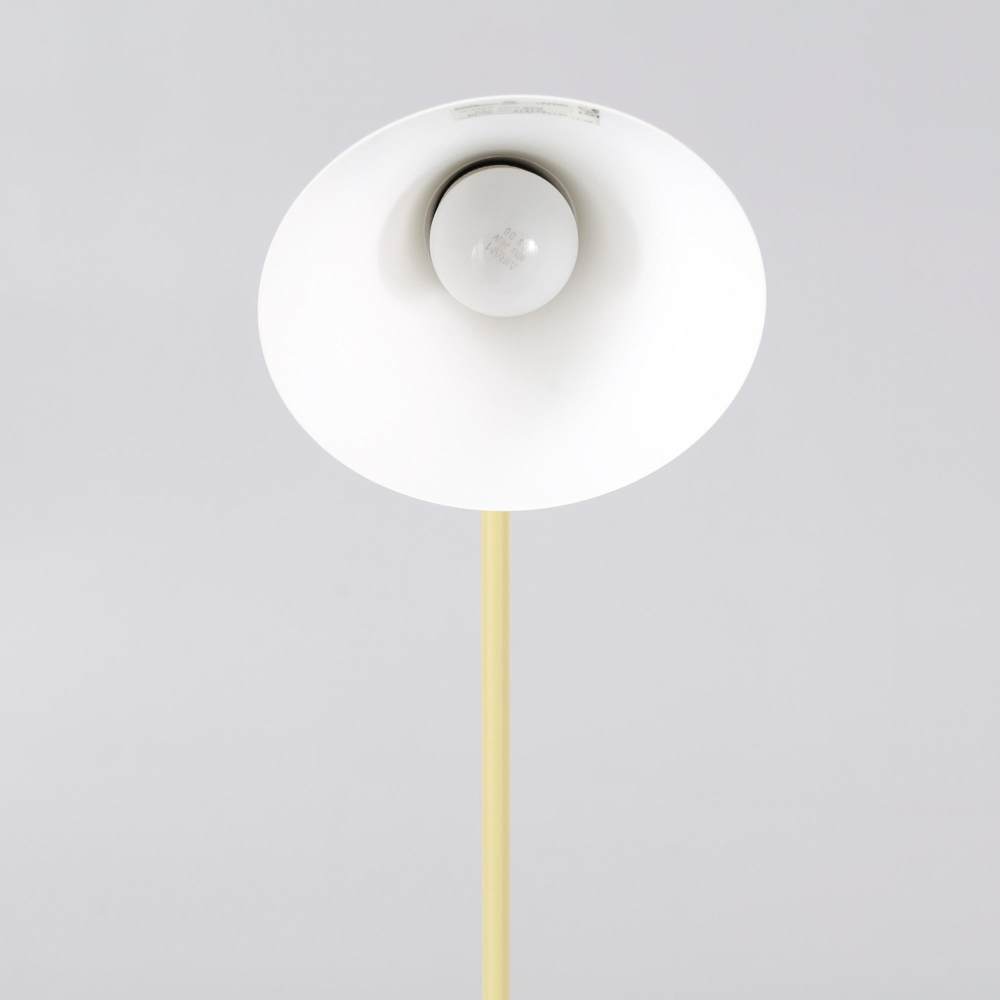 ARNE JACOBSEN, golvlampa, "AJ", Louis Poulsen, 2000-tal.