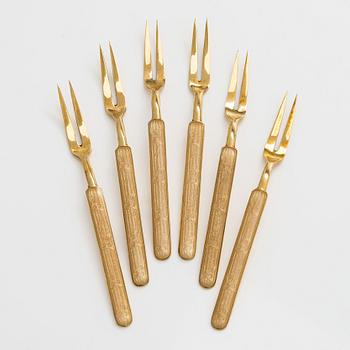 Tillander, tarjoiluhaarukoita, 6 kpl, emalia ja kullattu hopeaa (916), Helsinki 1950.