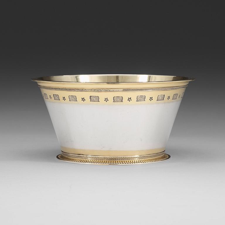 A Swedish 20th c entury parcel-gilt bowl, marks of Wiwen Nilsson, Lund 1947.