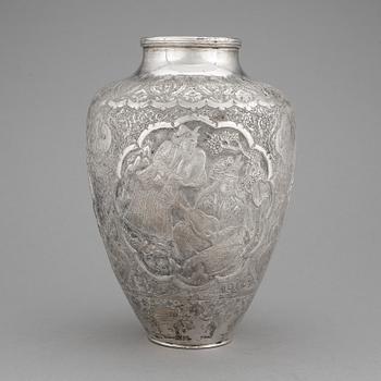 VAS, silver, Persien, 18/1900-tal. Vikt ca 1023g.