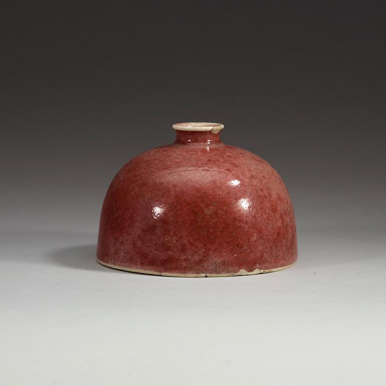 A peach bloom brush pot 'taibo zun', Qing dynasty (1644-1912), with Kangxi six character mark.