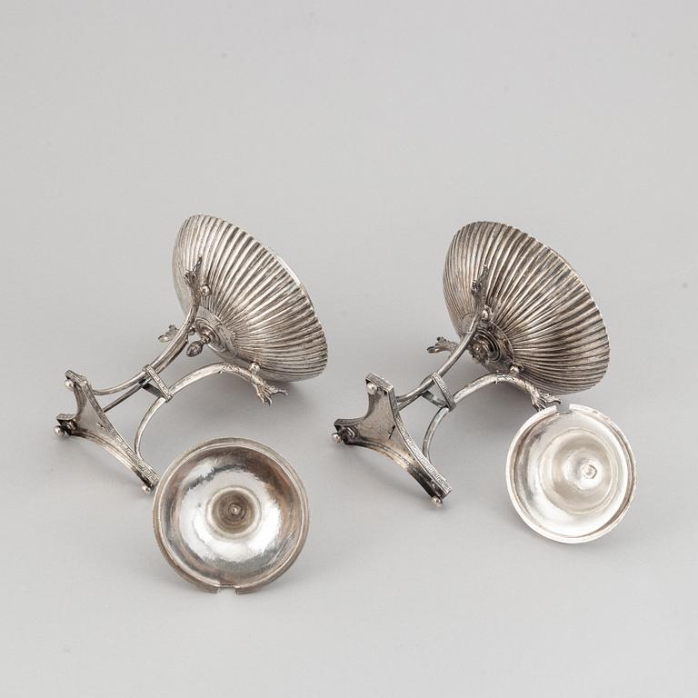 Adolf Zethelius, sockerskålar, 2 st snarlika, silver, Stockholm 1812 + 1819.