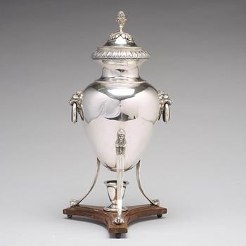 A Swedish 18th century silver hot-water urn, mark of Pehr Zethelius, Stockholm 1798.