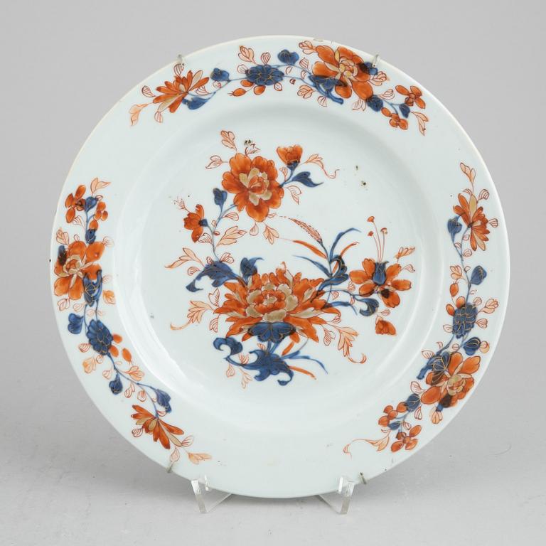 A group of seven imari dishes, Qing dynasty, Qianlong (1736-95).