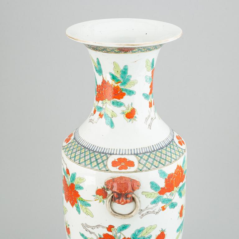 A large famille rose floor vase, early 20th century.