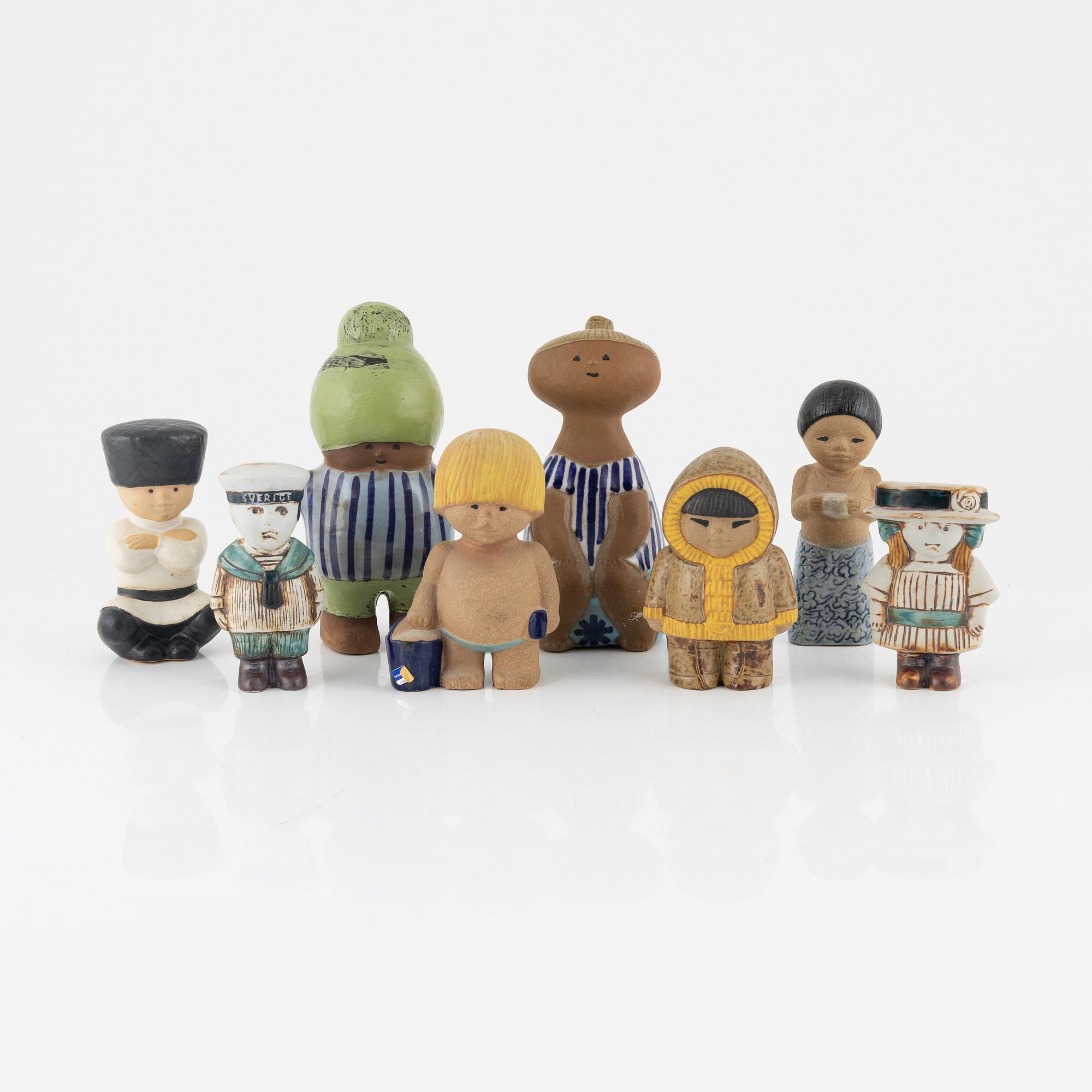 Lisa Larson, figuriner, 8 st, bl.a. ur serien "Larsons ungar", Gustavsberg.