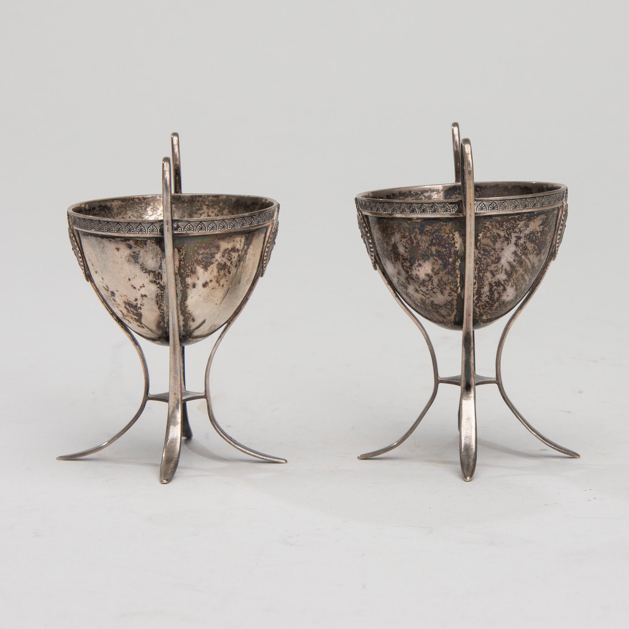 SALTKAR ETT PAR, silver, empire, Nürnberg 1800-talets första hälft, vikt 104 g.