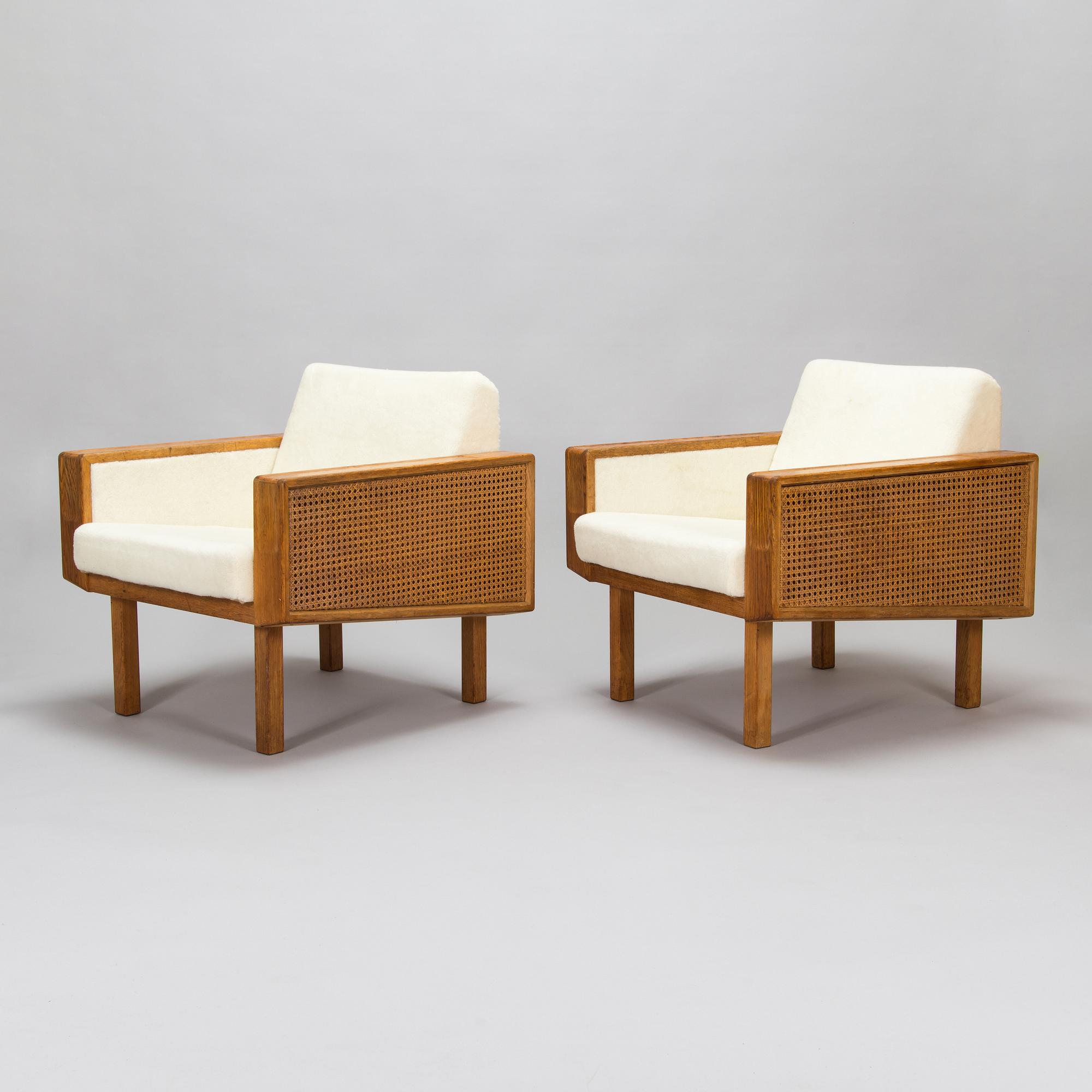 A pair of 1960's armchairs.