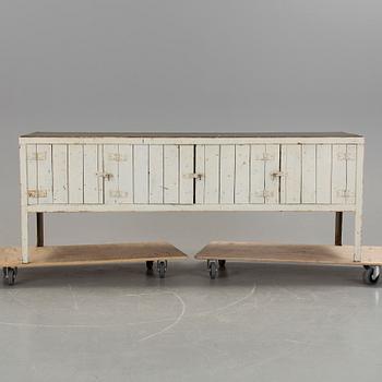 SIDEBOARD, industri, 1900-talets mitt.