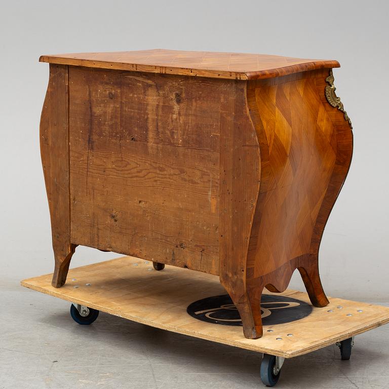 An 18th century rococo chest of drawers.