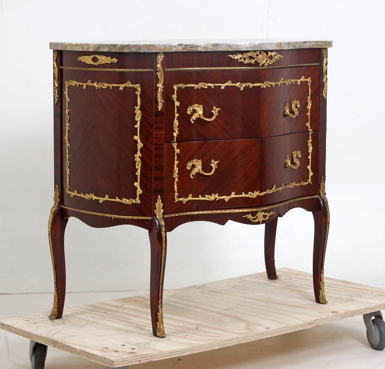 BYRÅ, rokokostil. 1900-tal. Spanien.