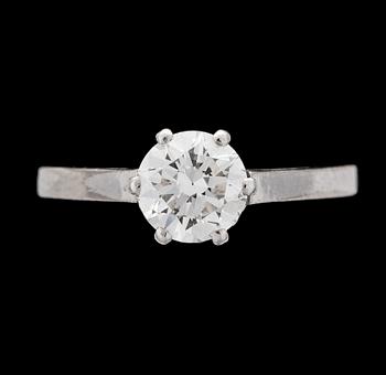 1043. A brilliant cut diamond ring, app. 1 cts.