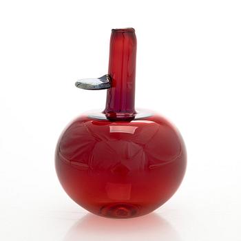 Oiva Toikka, a glass sculpture, "Apple" signed O. Toikka Iittala.