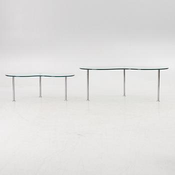 A pair of coffee tables, second half of the 20th Century.