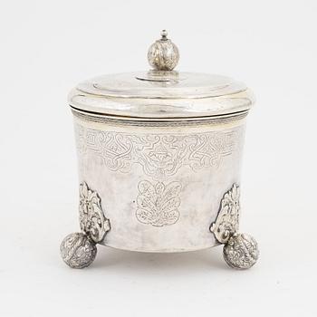 Dryckeskanna, silver, barockstil, Stockholm, sent 1800-tal.