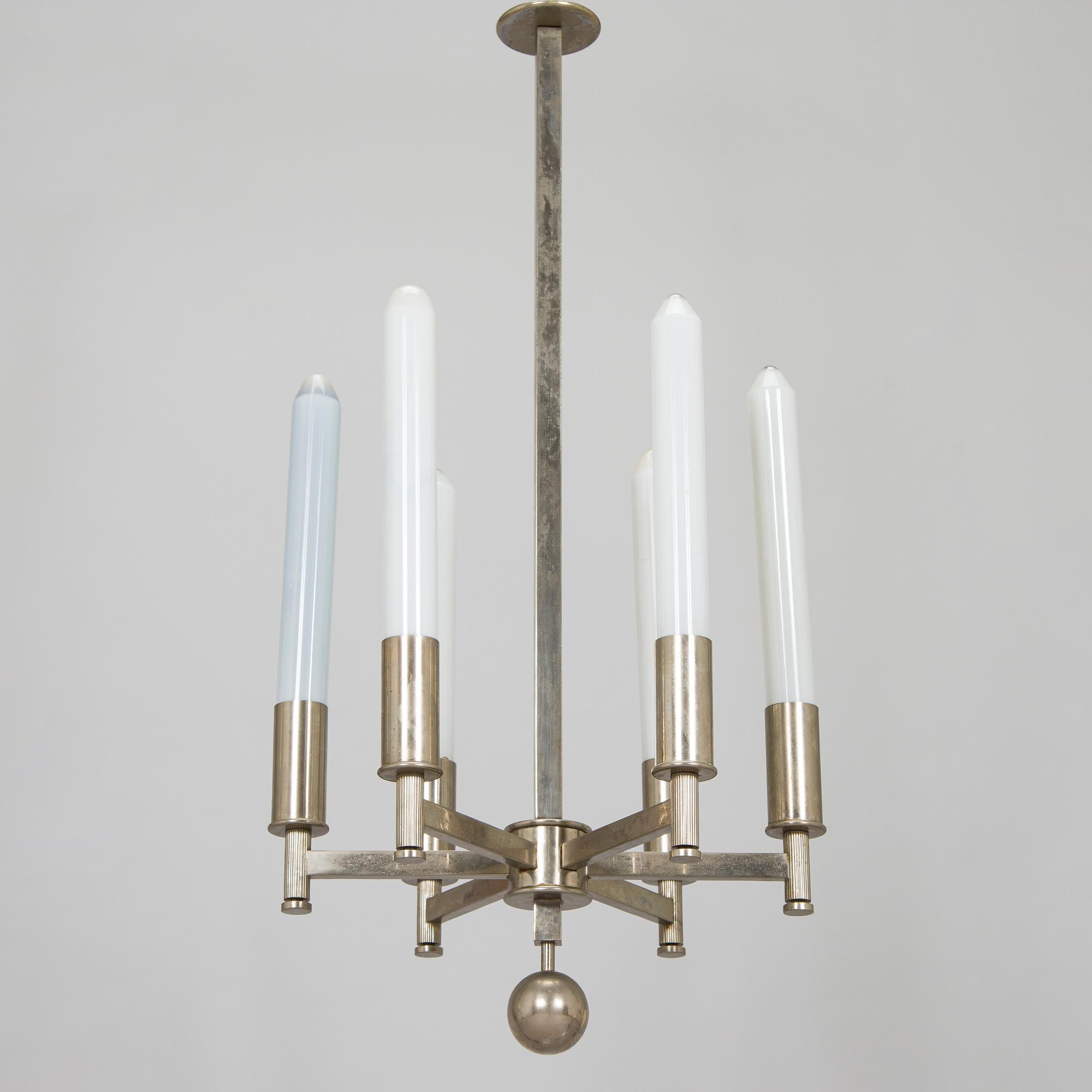 Paavo Tynell, A 1930s made to order chandelier for Taito.