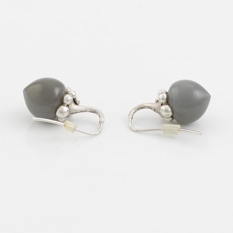 Ole Lynggaard, Charlotte Lynggaard, earrings, 18K white gold with gray stones.