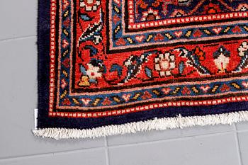 A rug, possible Sarouk, 315 x 205 cm.