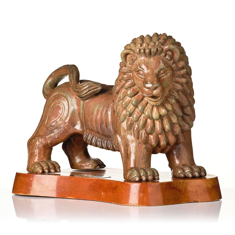 Gunnar Nylund, a unique sculpture of a lion, Rörstrand 1950s.