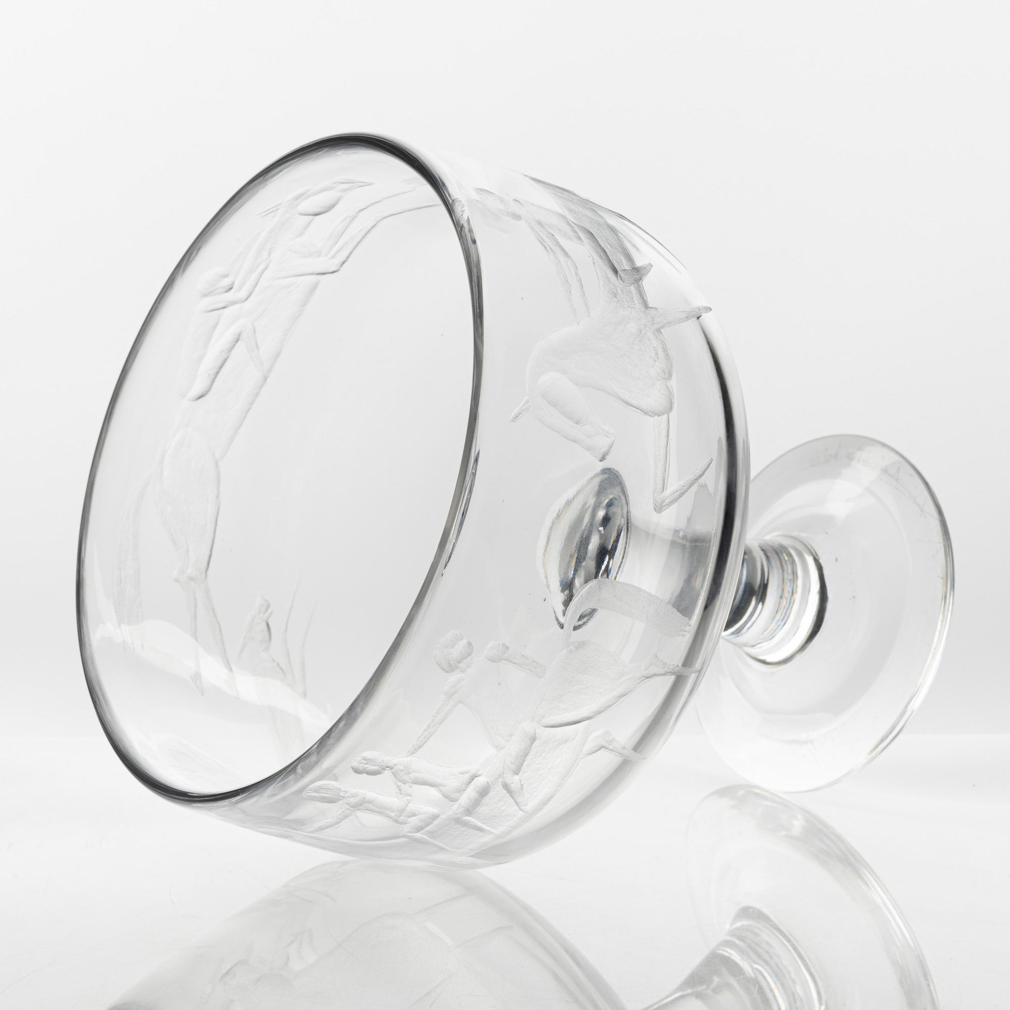 Erik Höglund, an engraved footed glass bowl, Boda, Sweden 1950/60s.