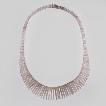 COLLIER, silver, kattfotstämplat. Vikt 34,2 gram.