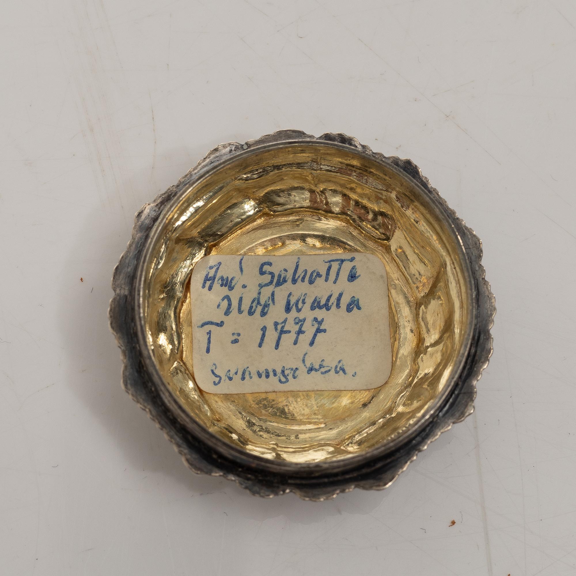 Kyrkdosor, 2 st, silver, Anders Schotte, Uddevalla 1777 och Johan Malmstedt, Göteborg 1816.