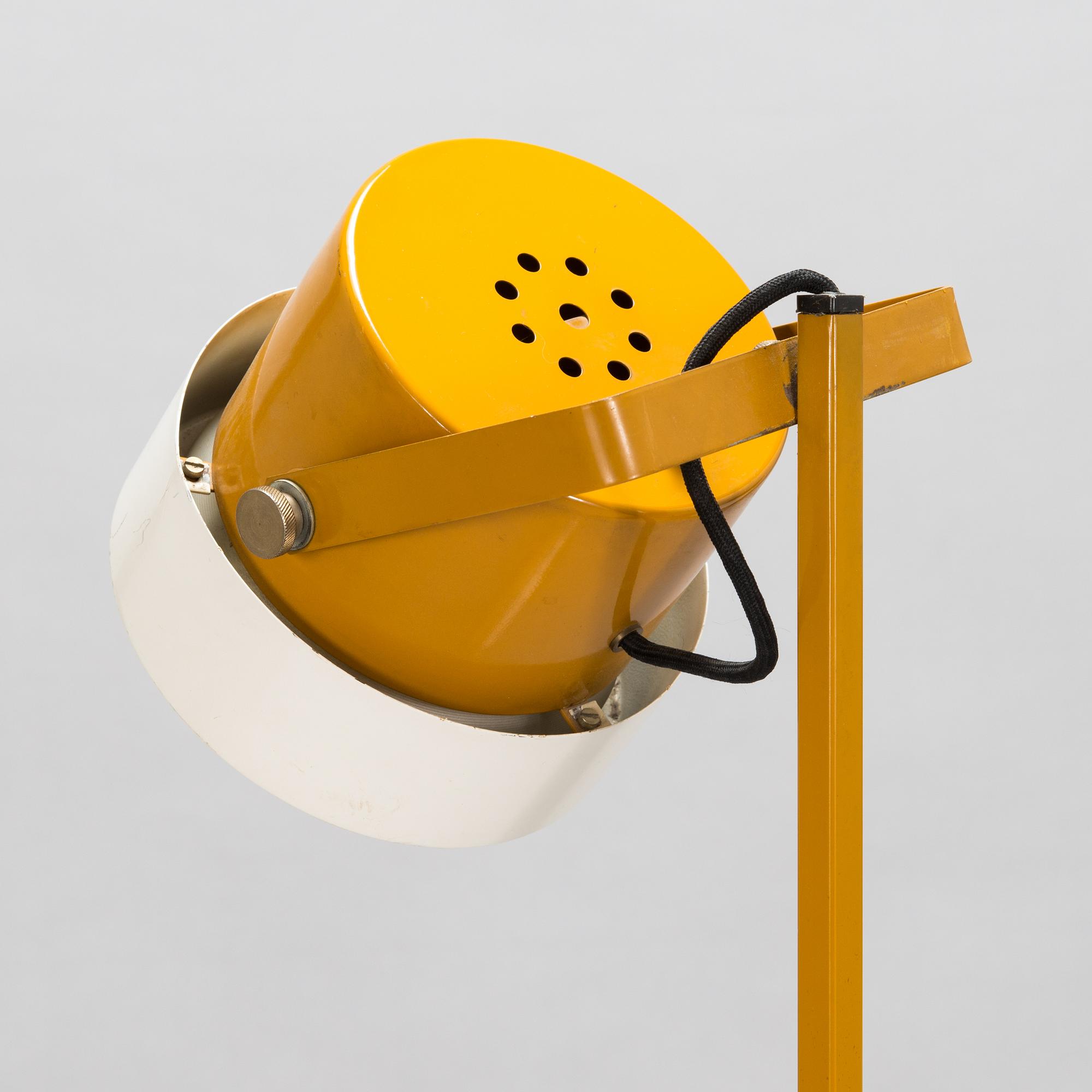 Heikki Turunen, lattiavalaisin 30-138, Stockmann-Orno, 1970-luku.