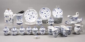 SERVISDELAR, 27 st, porslin, "Musselmalet", Kunglig Dansk.