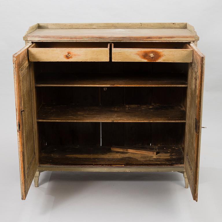 CUPBOARD, first half of the 19th century.
