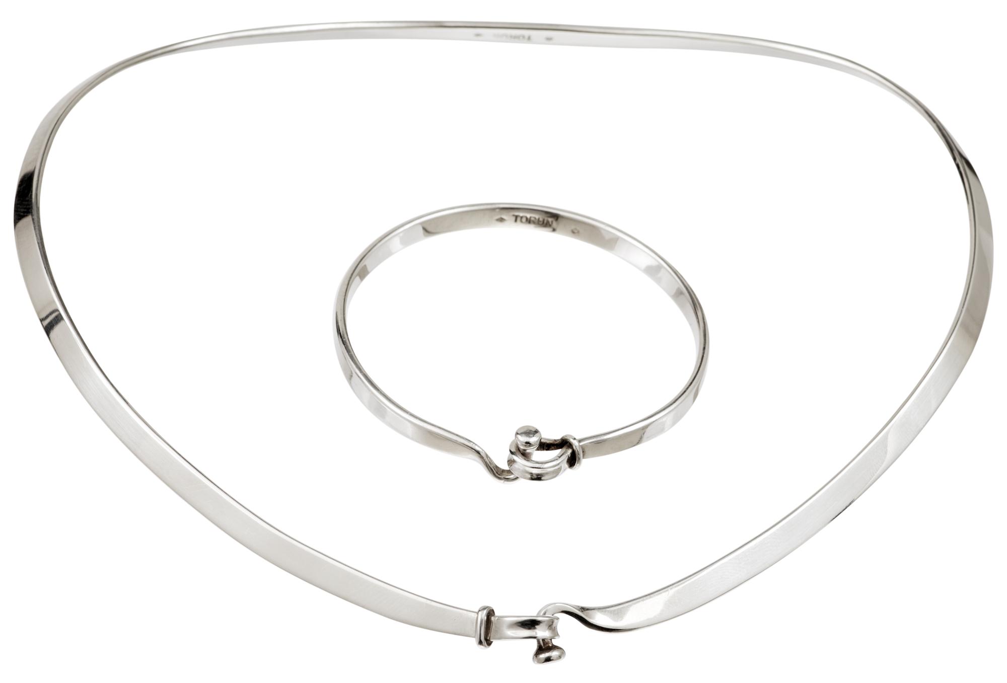 Vivianna Torun Bülow-Hübe, A Vivianna Torun Bülow Hübe silver necklace and bangle, executed in France late 1960's.