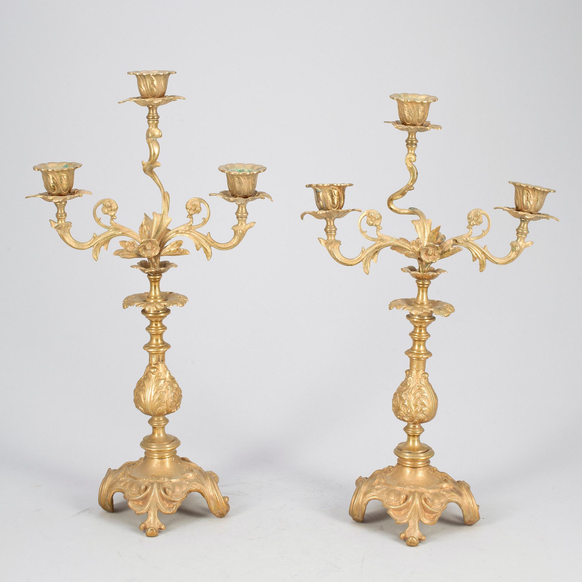 KANDELABRAR, ett par, nyrokoko, 1800-talets slut.
