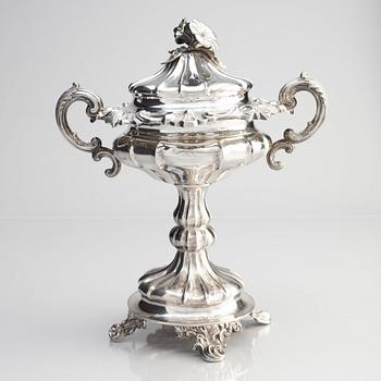 A Swedish 19th century silver bowl with lid, mark of Gustaf Möllenborg, Stockholm 1851.