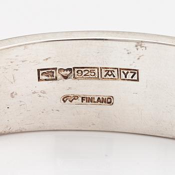 Pekka Piekäinen, A sterling silver bracelet. Auran Kultaseppä, Turku 1976.