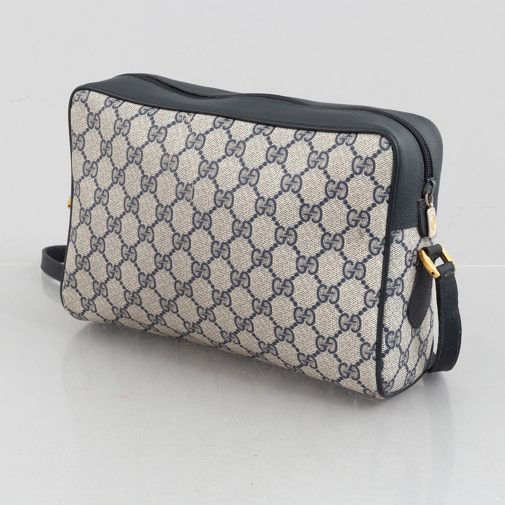 Gucci, A vintage handbag.