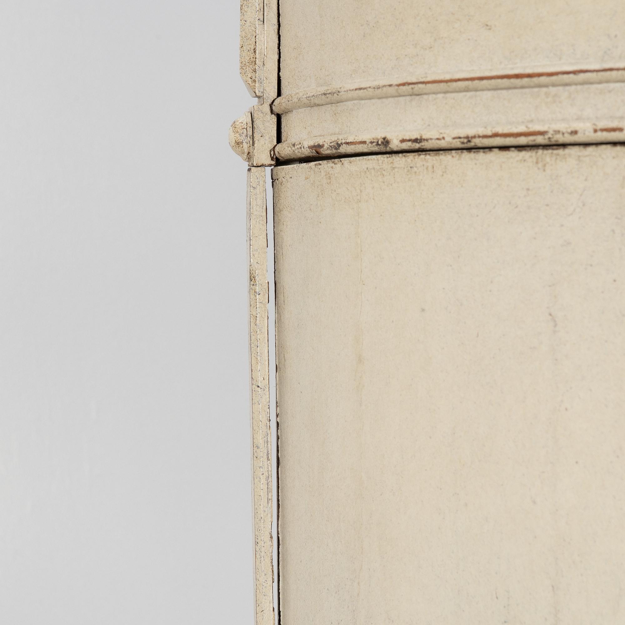 A pair of column cabinets, 19th century.