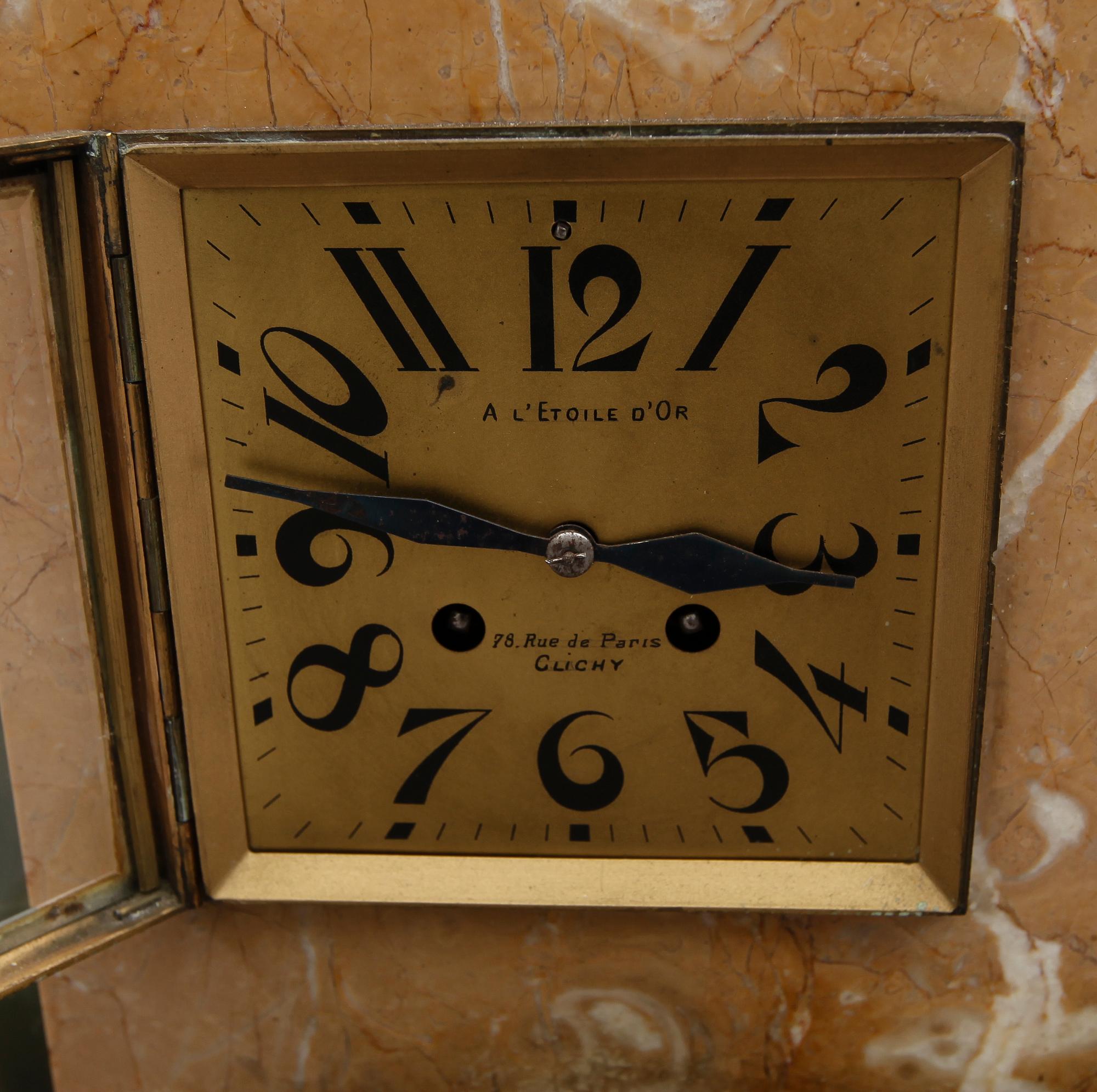 BORDSGARNITYR, 3 delar, marmor och onyx, art déco, 1900-talets första hälft.