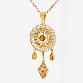Hänge, 18K guld med filigran med citriner, Gustaf Dahlgren & Co, Malmö, 1912 , med kedja 18K guld.