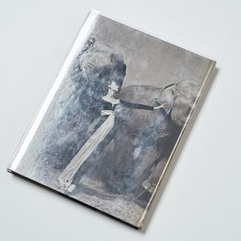 Richard Avedon, bok Photographs 1947–1977 signerad 1978 och med dedikation.