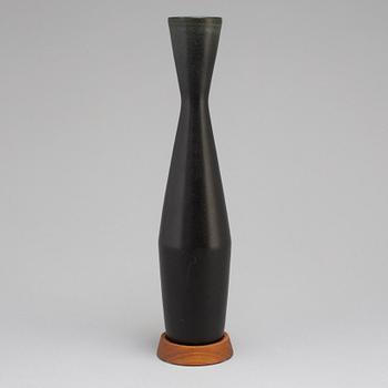 CARL-HARRY STÅLHANE, a unique stoneware vase, Rörstrand 1960.