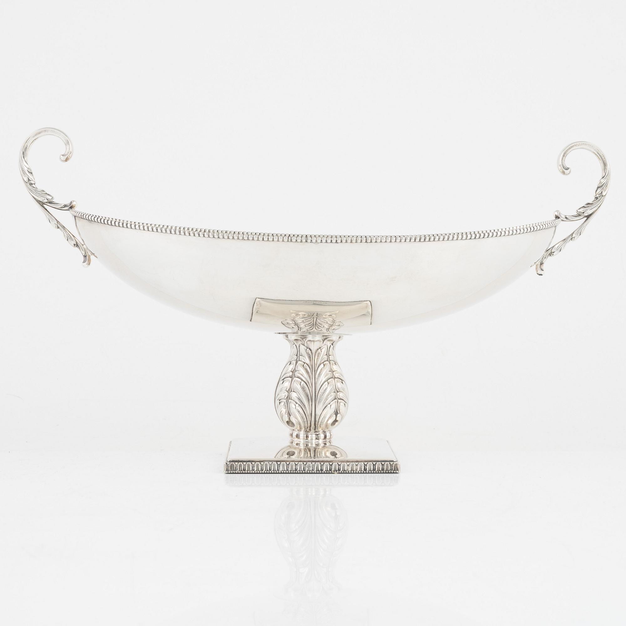 Wolter Otto, skål med hänklar, sterlingsilver, Schwäbisch Gmünd, Tyskland.