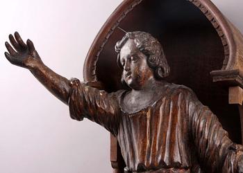 SKULPTUR, trä. 1600/1700 i senare hus.