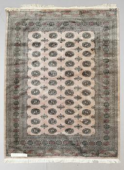 MATTA, orient, ca 231 x 177 cm.