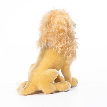 Steiff, 3 toy animals, two lions and a 2000 Weihnachtsbär.