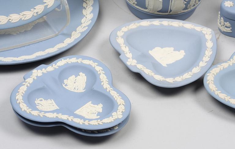 SERVISDELAR, 17 st, jasperware, Wedgwood, England, 1900-talets andra hälft.