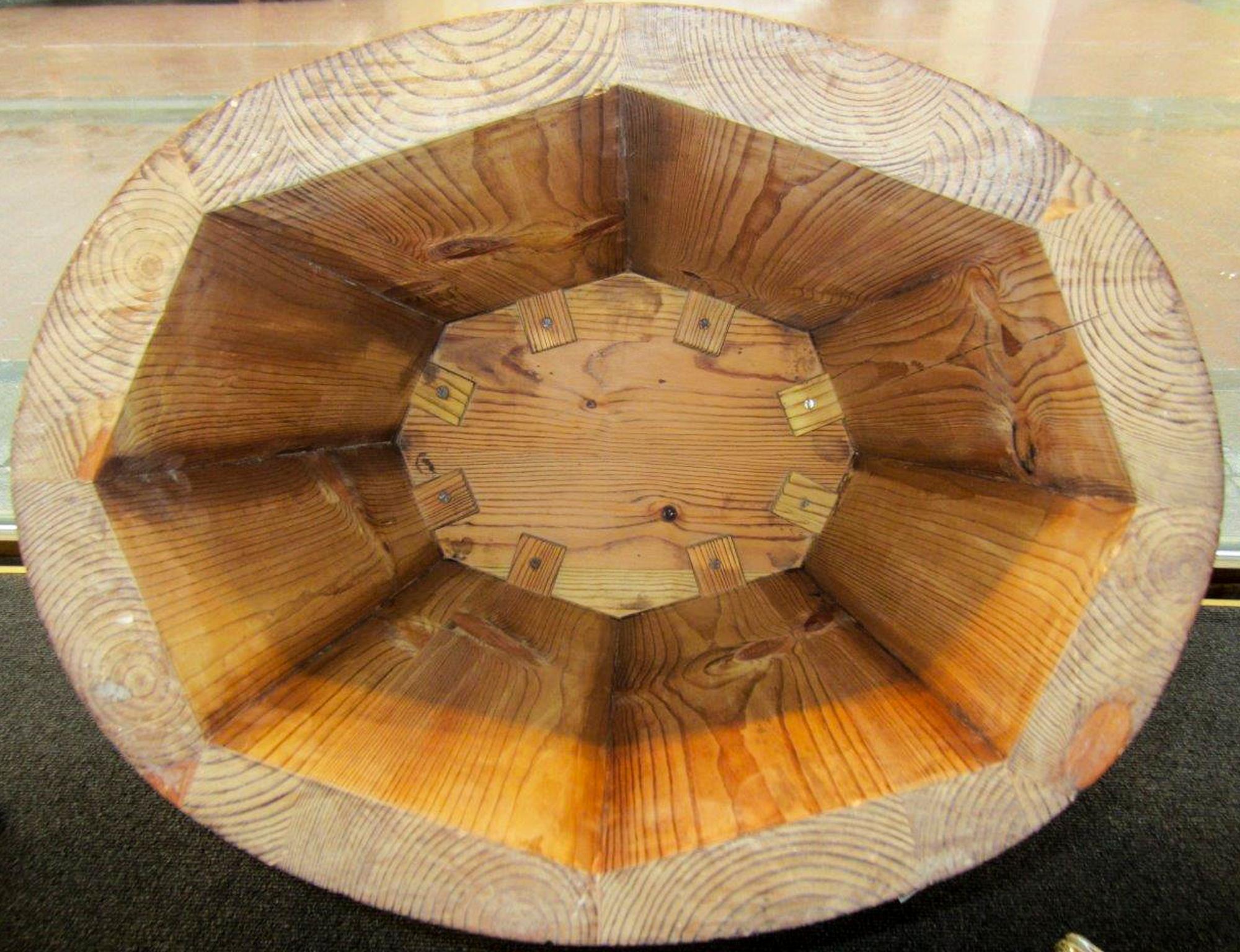 AXEL EINAR HJORTH, A COFFEE TABLE. Utö. For Nordiska Kompaniet (NK). 1930s.